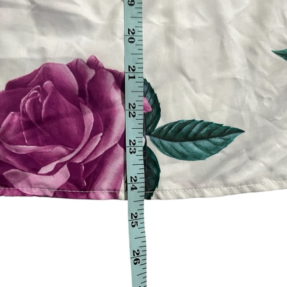 Chime Floral Print Tie-neck Blouse Large Purple Roses on a White Background Sz M - Picture 5 of 9